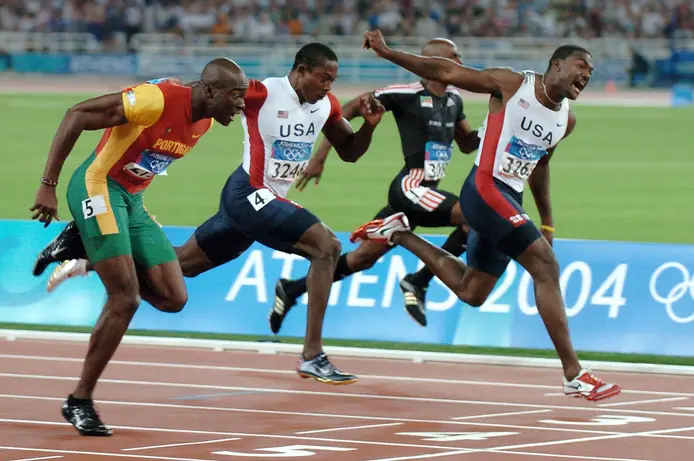 Final olímpica dos 100 metros em Atenas 2004